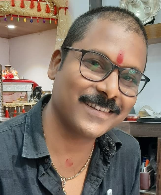 धनतेरस को लेकर सर्राफा बाजार की बढ़ी रौनक, एडवांस बुकिंग के लिए पहुंच रहे हैं ग्राहक