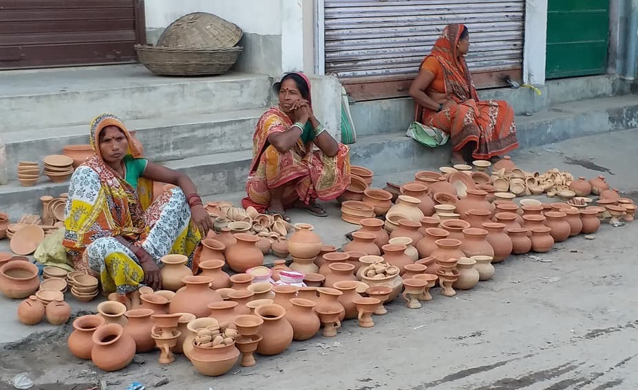 दीपावली में मिट्टी के गणेश-लक्ष्मी की पूजा सर्वश्रेष्ठ