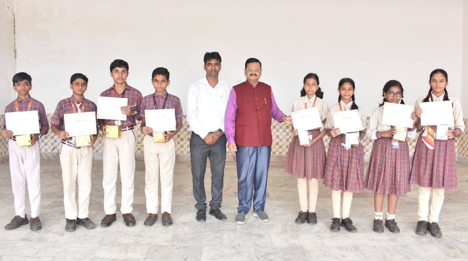 चित्रांकन प्रतियोगिता में सफल प्रतिभागियों को किया गया सम्मानित