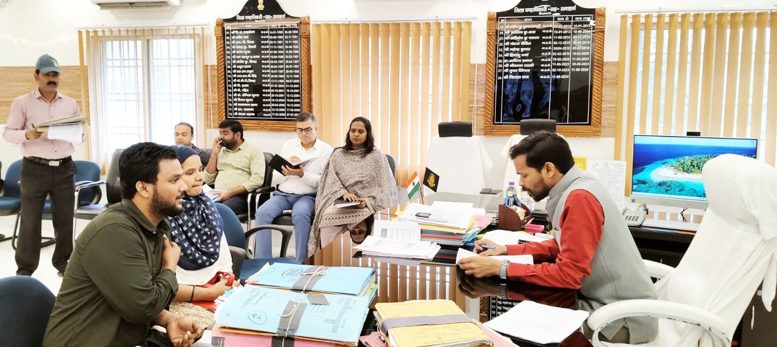 डीएम के जनता दरबार में 18 लोगों ने सुनायी अपनी पीड़ा