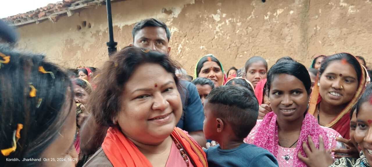 सीता सोरेन ने नारायणपुर में चलाया जनसंपर्क अभियान