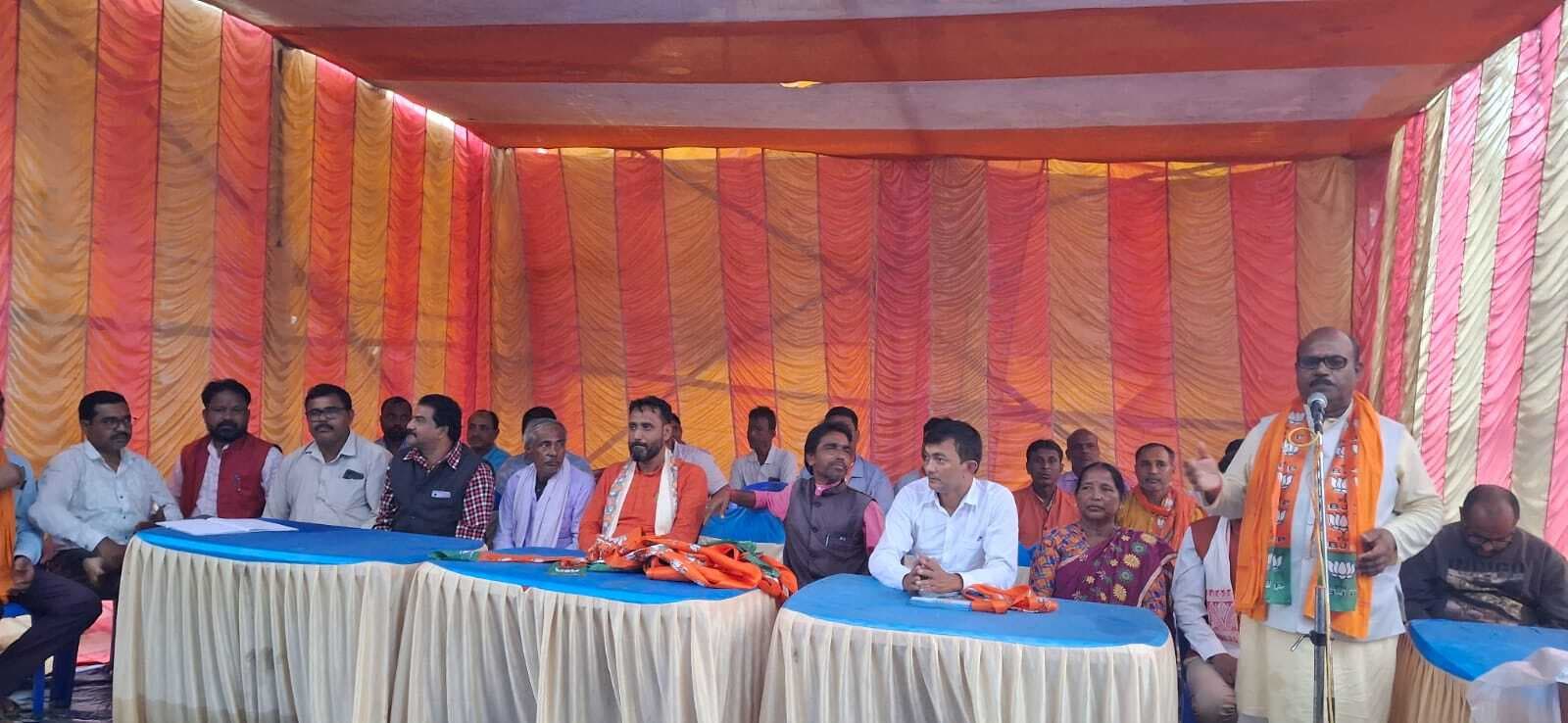 फतेहपुर में कई युवाओं ने भाजपा का थामा दामन