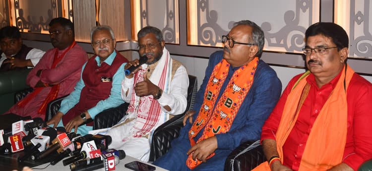 BOKARO NEWS: गुरुजी की कसम खाकर हेमंत सोरेन ने जनता को ठगा : बाबूलाल मरांडी