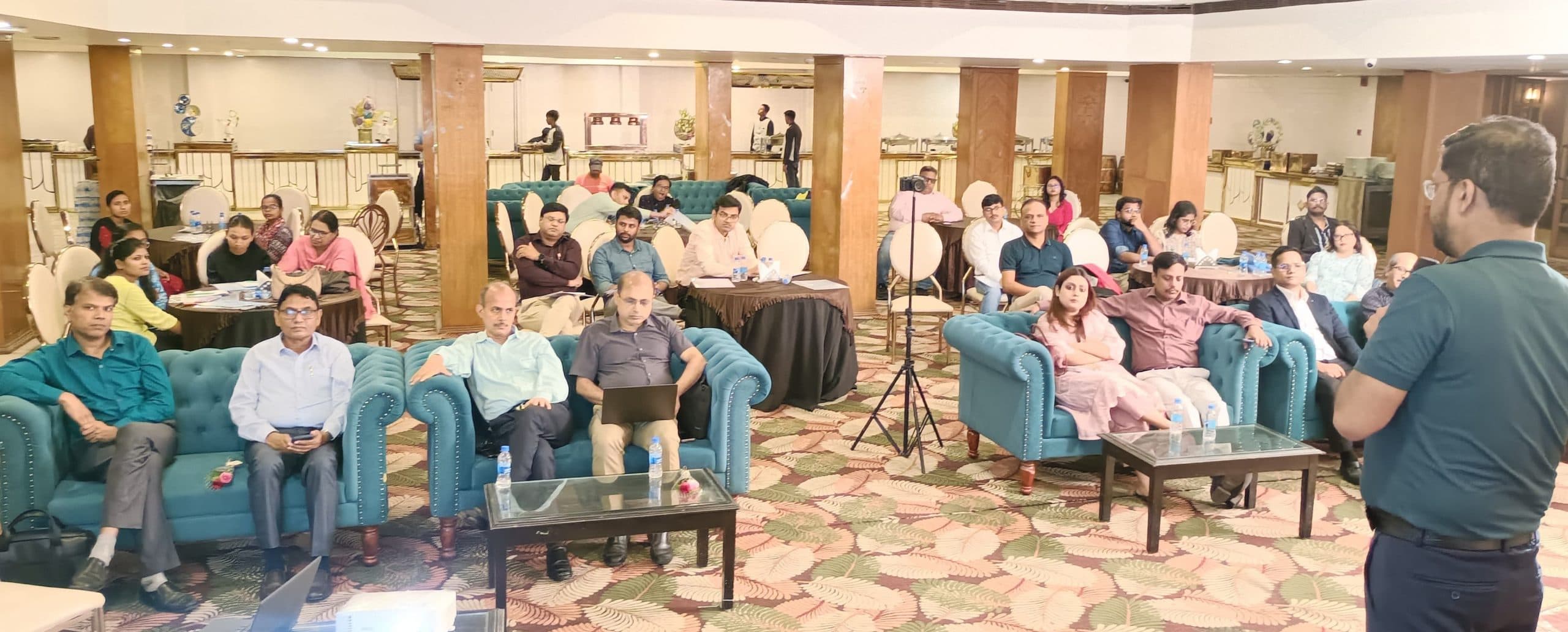 BOKARO NEWS: मोबाइल की लत से बच्चों को बचाने की जरूरत