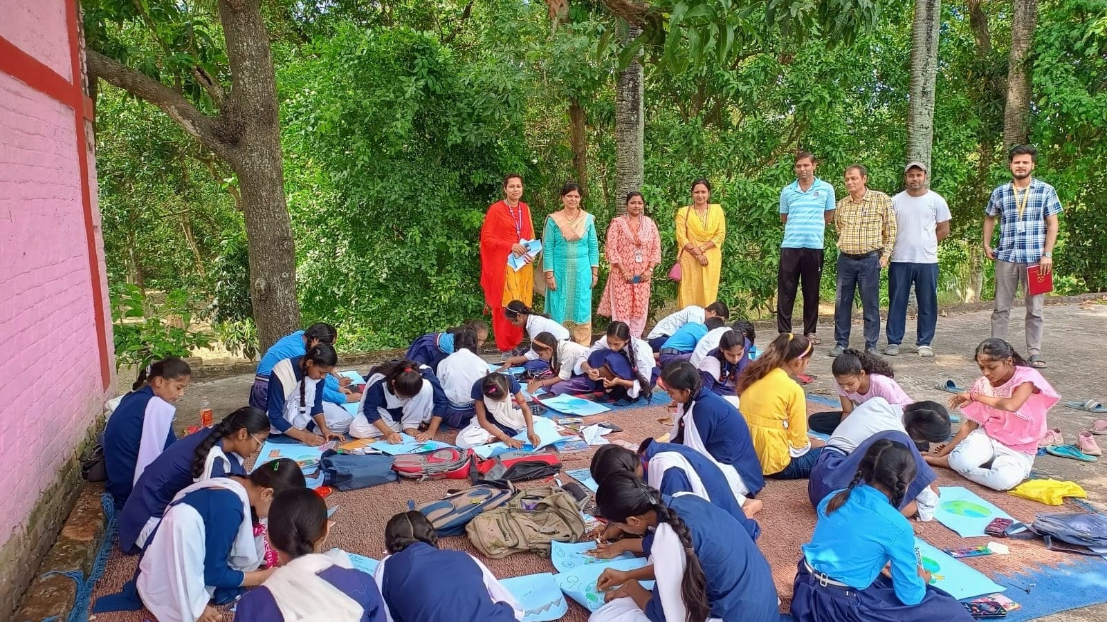 Samastipur News: मवि देसुआ में क्विज व निबंध प्रतियोगिता आयोजित