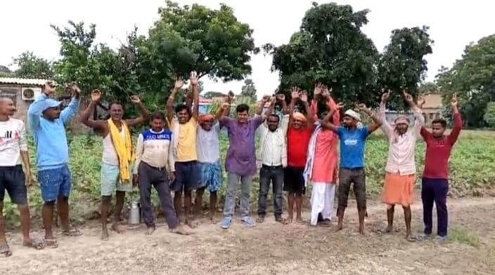 Samastipur News: डीएपी खाद की किल्लत से परेशान किसानों ने किया प्रदर्शन