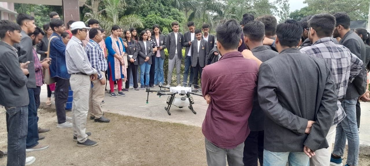 Samastipur News: फिल्ड में जाने से छात्रों को होता प्रायोगिक ज्ञानवर्धन : डॉ. तिवारी