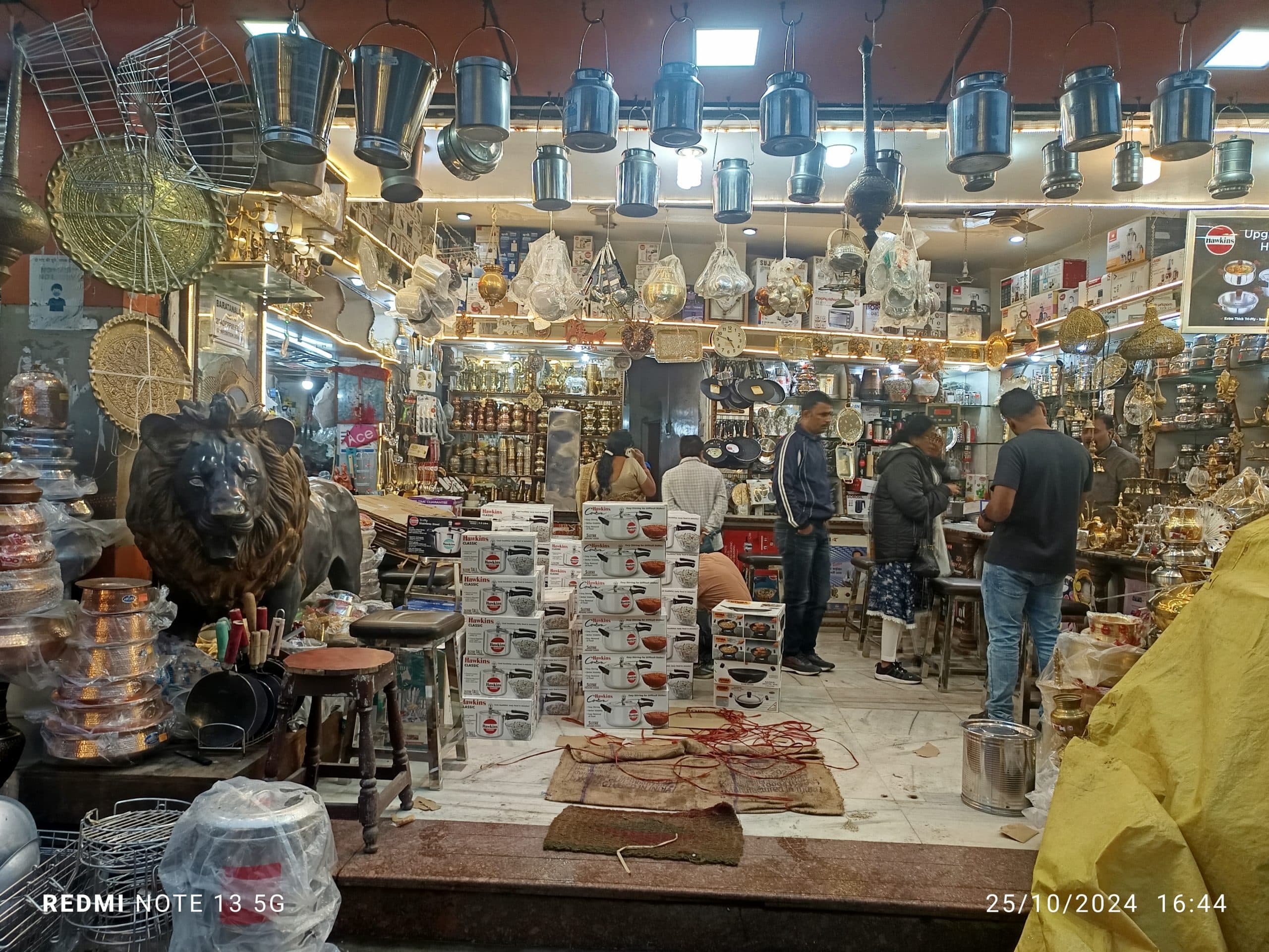 RANCHI DIWALI BAZAR : सज गये दीपोत्सव बाजार, धनतेरस का इंतजार