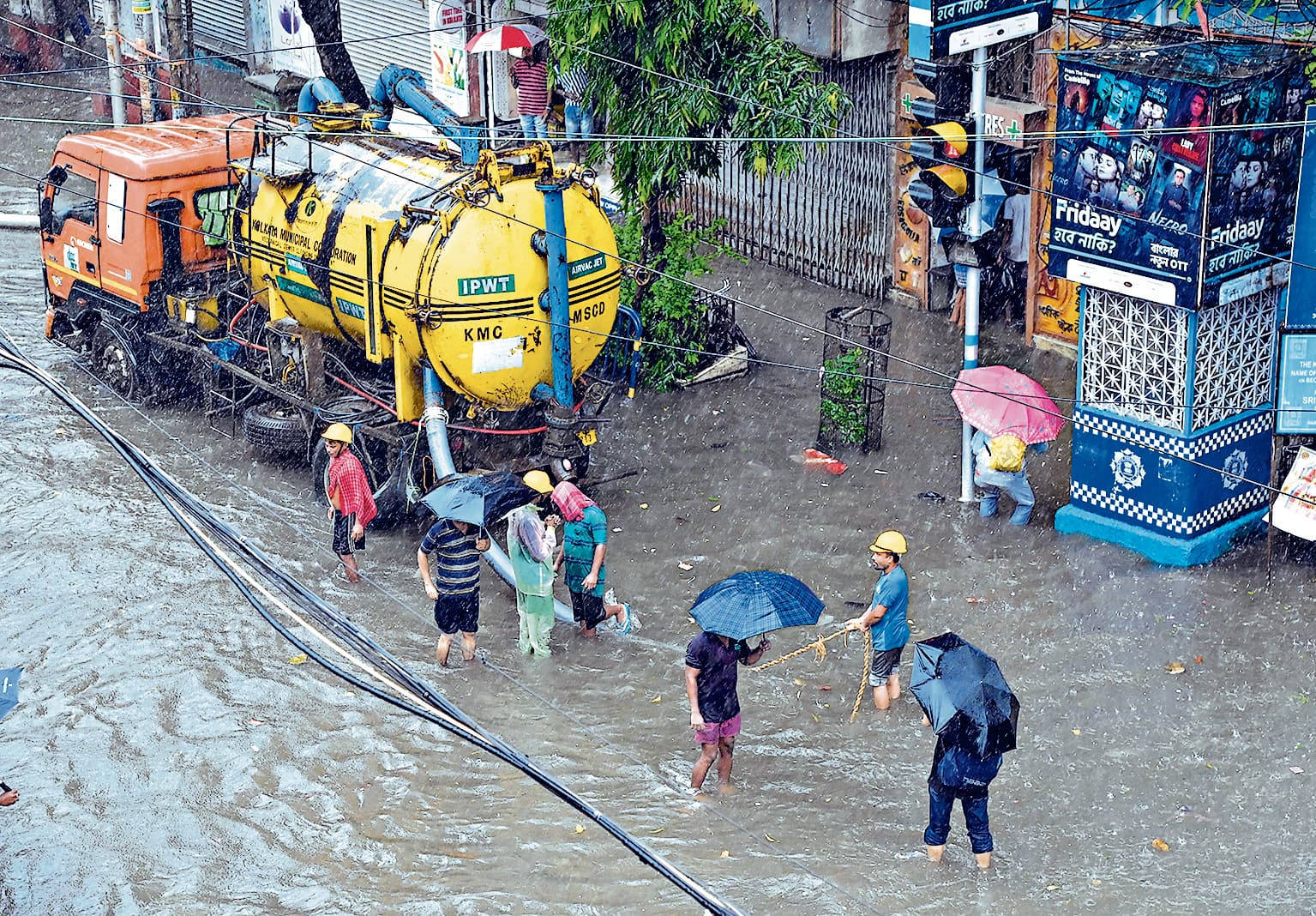 बंगाल में चक्रवात डाना का नहीं पड़ा खास असर