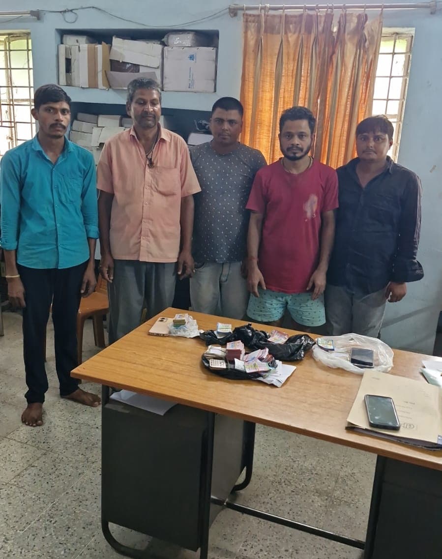 सिक्किम व नागालैंड के 2138 लॉटरी टिकट के साथ पांच लोग गिरफ्तार