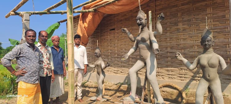 नरहा गांव में काली पूजा की चल रही तैयारी, सांस्कृतिक कार्यक्रम व लोक नृत्य का होगा आयोजन