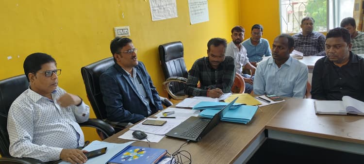 बूथों पर चुनाव से पूर्व मूलभूत सुविधाएं करें दुरूस्त : बीडीओ