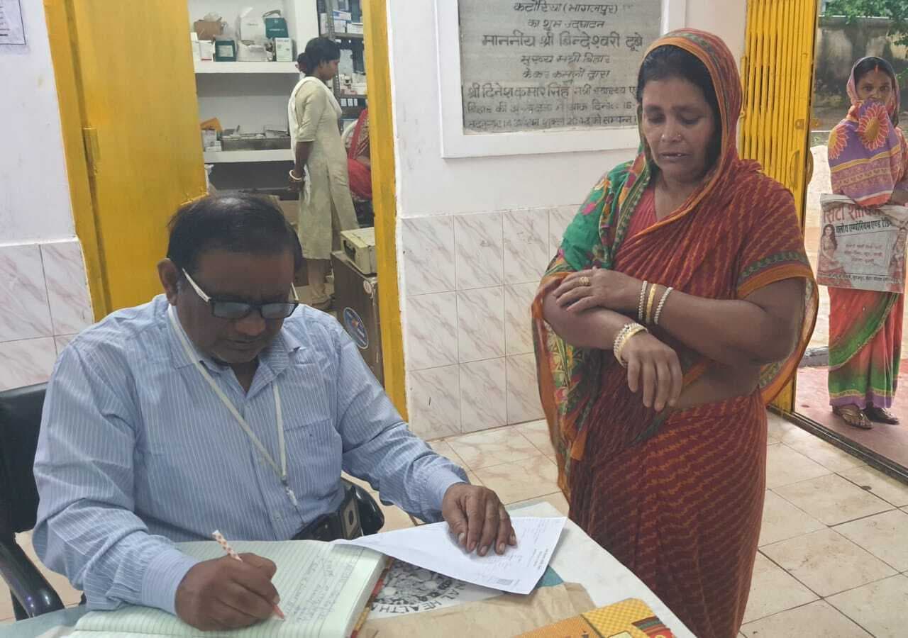 घरेलू कलह में हुई मारपीट व हाथापाई में मां व बेटा हुए घायल