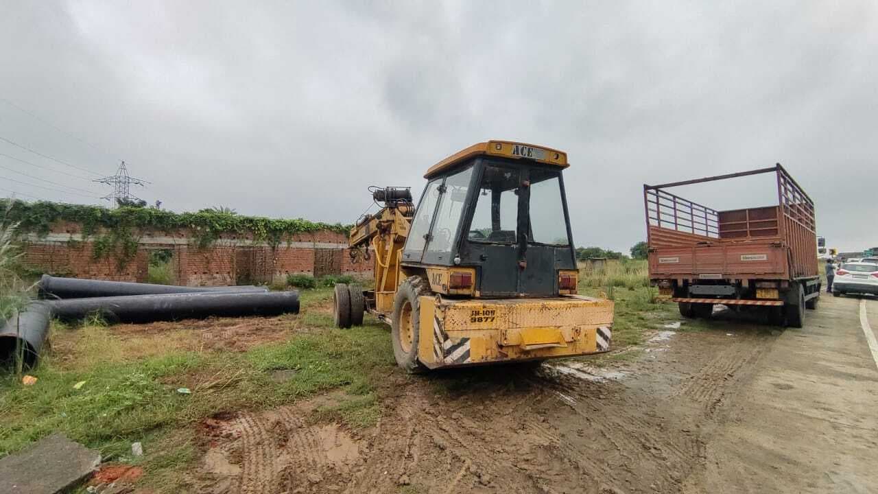 Dhanbad News: महुदा से 20 लाख की पाइप चोरी, दो गिरफ्तार