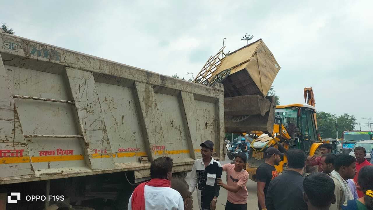 अतिक्रमण हटाने गयी टीम से नोक-झाेंक