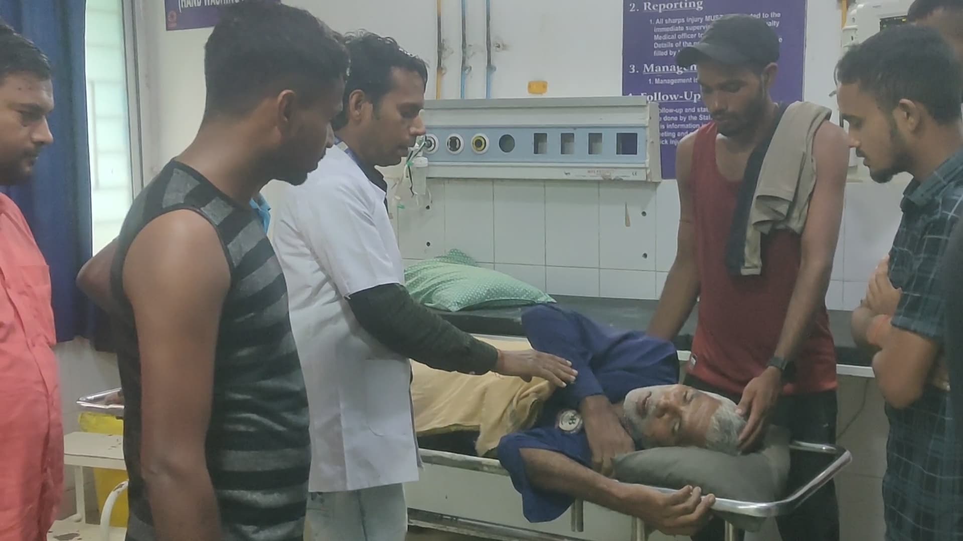 पोल पर चढ़कर बिजली ठीक कर रहे मिस्त्री को लगा करंट,  गिरकर हुआ घायल, पटना रेफर