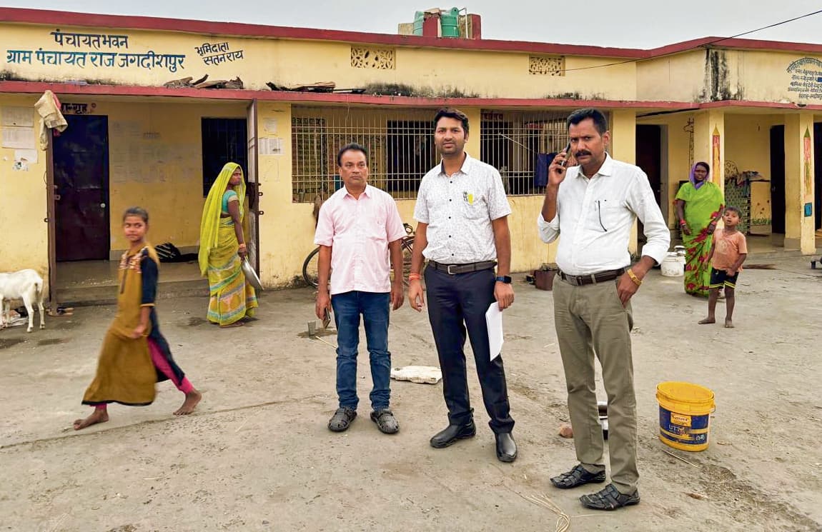 Gopalganj News  : जिले में पहले चरण में होने वाले चुनाव की तैयारियां जोरों पर