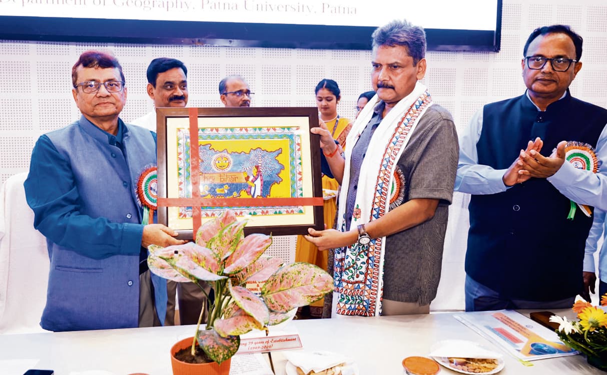 जलवायु परिवर्तन से कृषि के साथ आर्थिक स्थिति भी प्रभावित होती है, लोगों को जागरूक होने की जरूरत: शिक्षा मंत्री