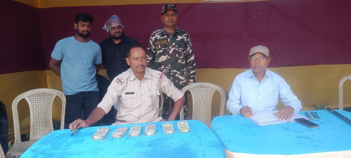 Giridih News:वाहन जांच के क्रम में तीन लाख रुपये जब्त