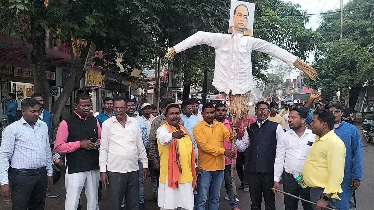 Giridih News:मंत्री इरफान अंसारी का किया गया पुतला दहन