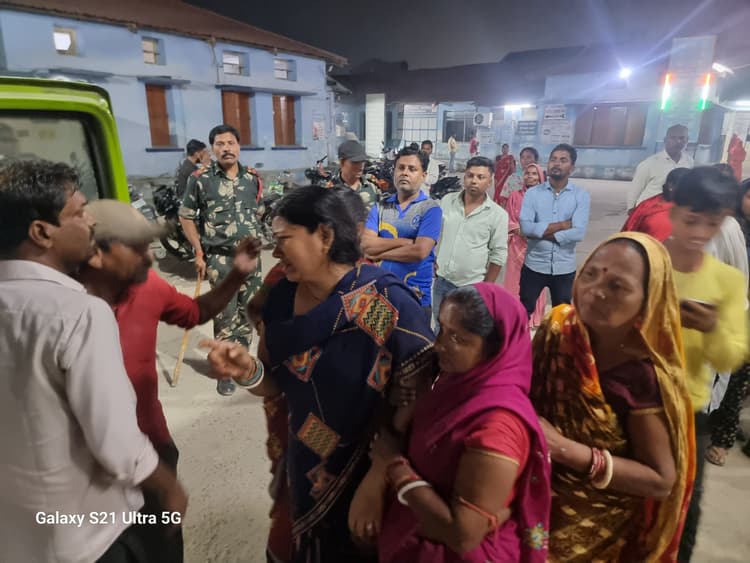Samastipur News: बुजुर्ग महिला की सदर अस्पताल में इलाज समय मौत, मोहल्ले में मचा कोहराम