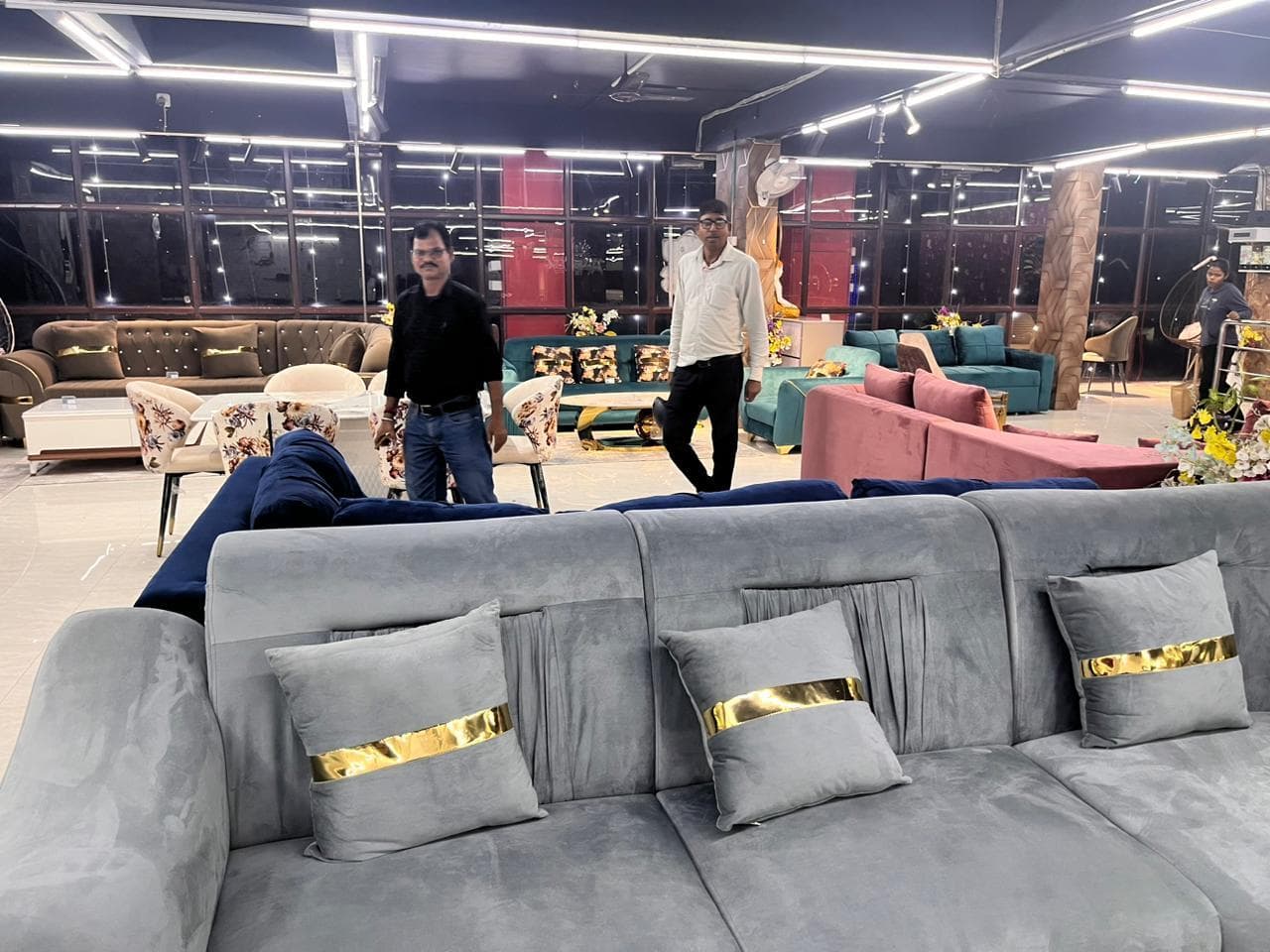 DHANBAD NEWS : बूम पर फर्नीचर बाजार, फोल्डिंग फर्नीचर ऑन डिमांड