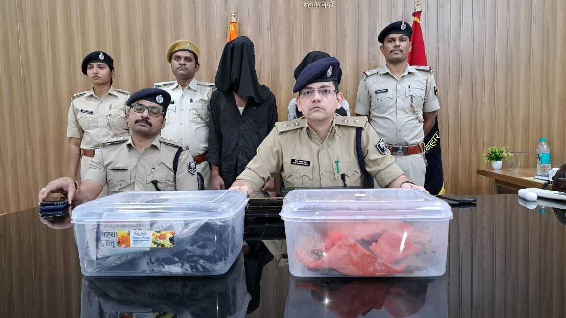 शराब पीने के दौरान हुए विवाद में दोस्तों ने ही टोटो चालक की कर दी थी हत्या़, तीन गिरफ्तार