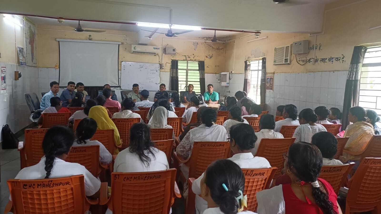 बैठक में परिवार नियोजन की स्थिति की हुई समीक्षा