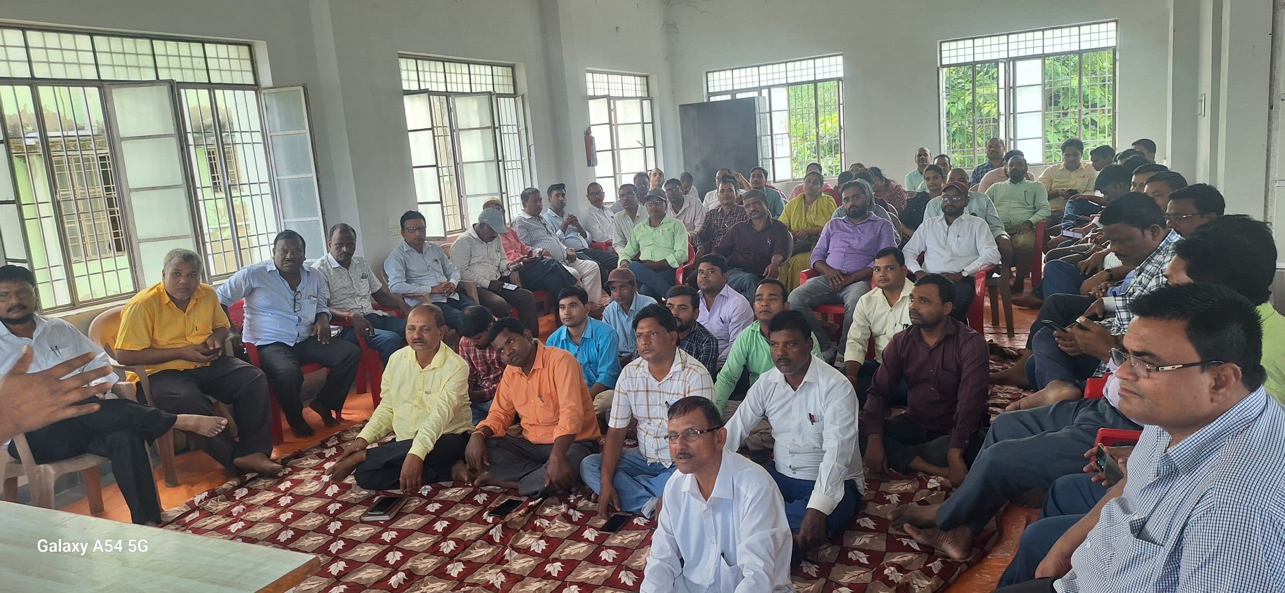 गणित व विज्ञान में कैसे बढ़े बच्चों की रुचि, यह कार्यशाला में सीख रहे हैं शिक्षक