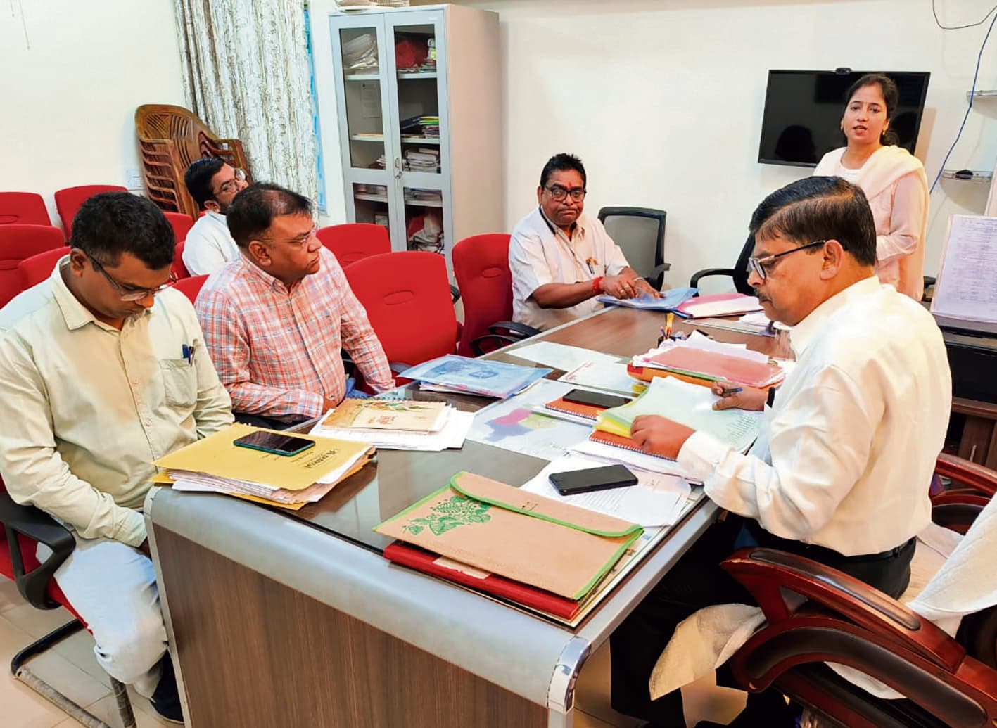 Gopalganj News  : फसल अवशेष प्रबंधन के उपायों पर उठाये जा रहे ठोस कदम, किसानों को किया जायेगा जागरूक