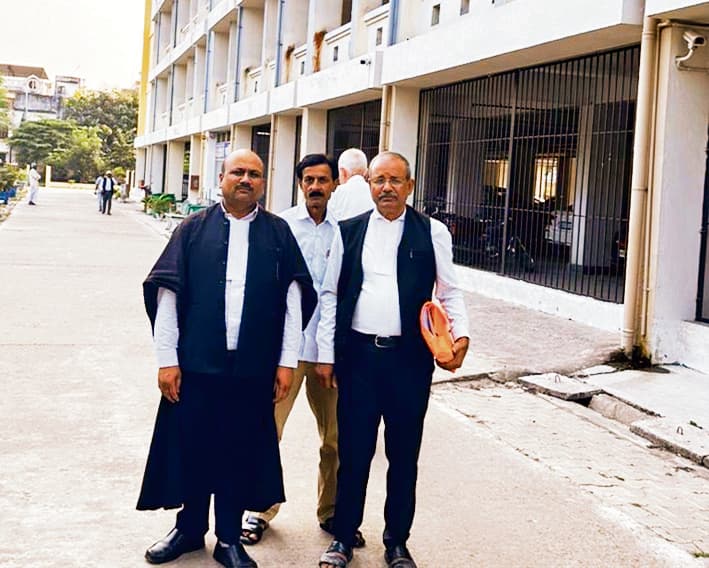 Gopalganj News  : राजेंद्र नगर बस स्टैंड की फर्जी जमाबंदी में सीओ व राजस्व कर्मचारी की जमानत पर सुनवाई टली