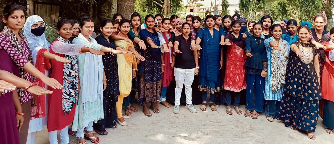 Gopalganj News  : दीपावली में आपके घर जलेंगे मिट्टी के दीये, तो गरीब व मजदूरों के भी घर होंगे रोशन