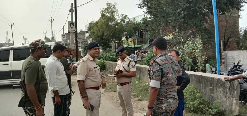 Gaya News : बंधक बना कर अपराधियों ने लूटे 2.30 लाख रुपये