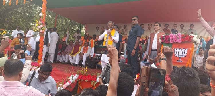 Giridih News: इंडिया गठबंधन को राज्य के विकास की चिंता नहीं : बाबूलाल