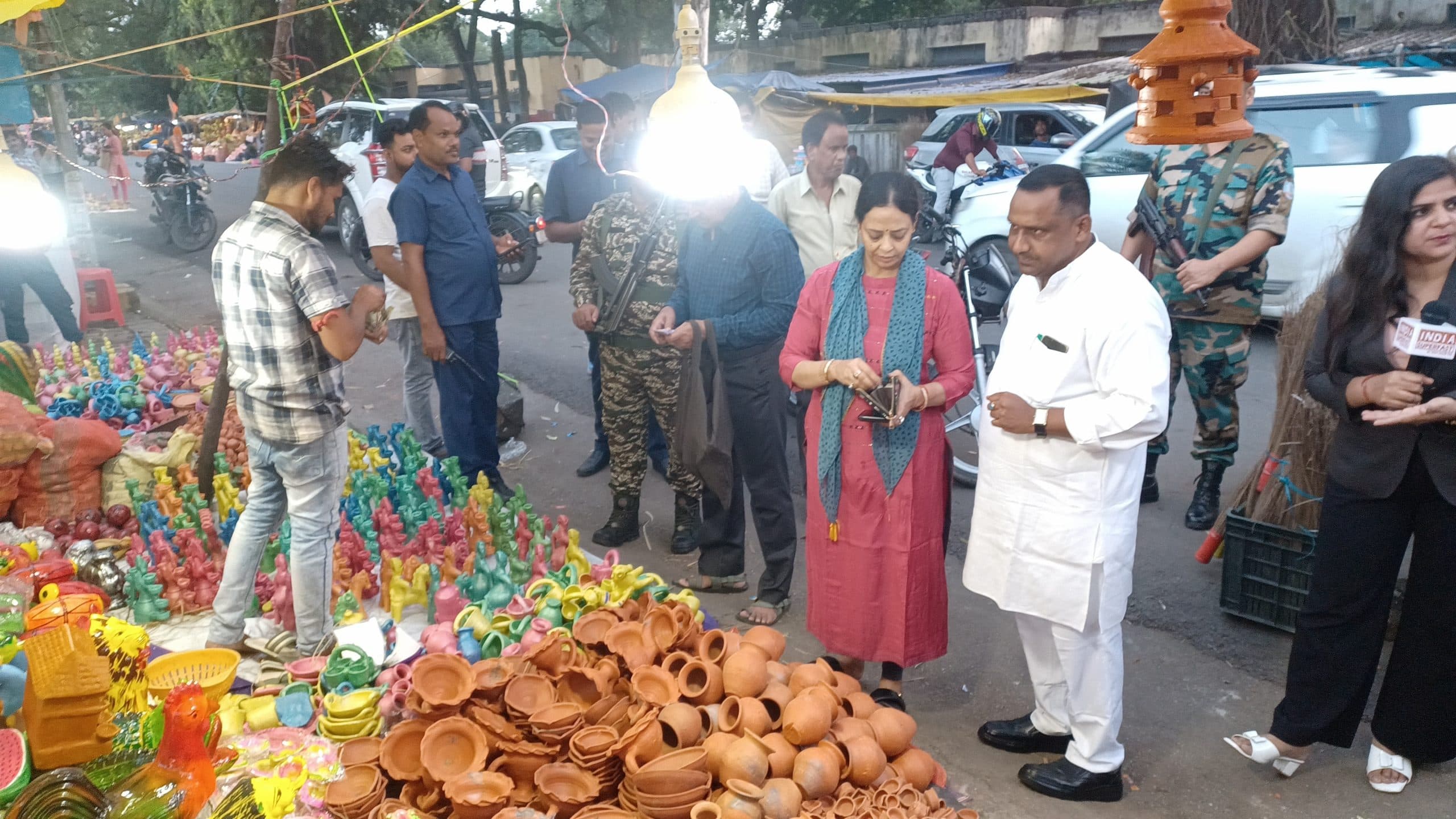 Jamshedpur News : सरयू राय कमल फूल का फोटो चिपका कर नकली सिलिंडर बेचना चाहते हैं : बन्ना गुप्ता