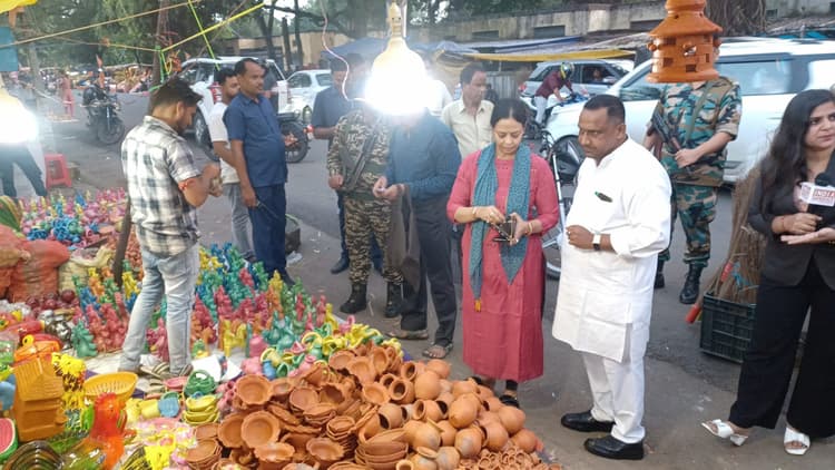 Jamshedpur News : सरयू राय कमल फूल का फोटो चिपका कर नकली सिलिंडर बेचना चाहते हैं : बन्ना गुप्ता