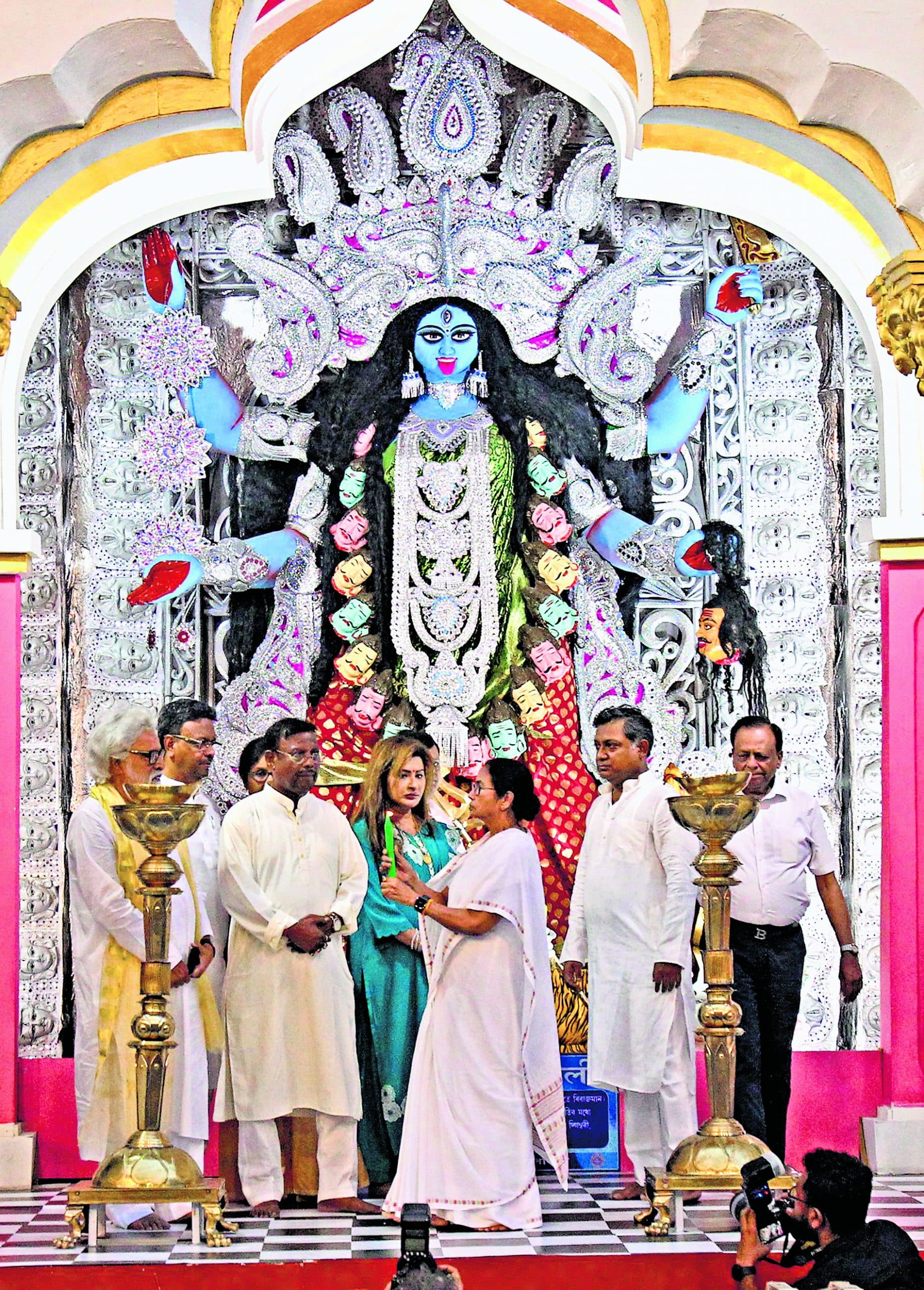 पश्चिम बंगाल में विभाजन की राजनीति बर्दाश्त नहीं : ममता