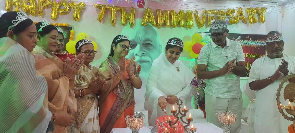 परमपिता ज्ञान का प्रकाश भर कर हमारे अंतर्मन से अज्ञानता का मिटा रहे अंधकारः स्नेहा बहन