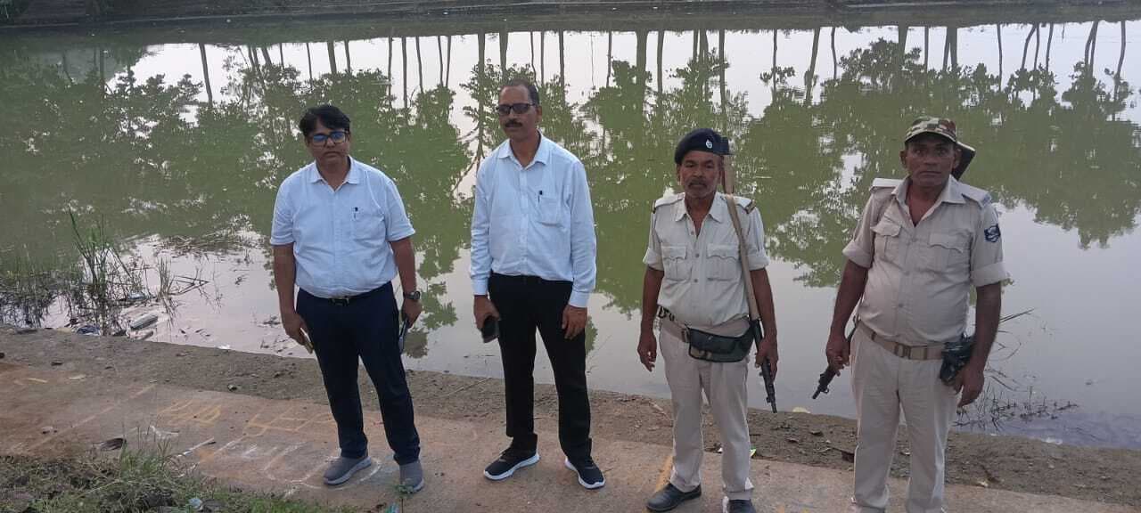 सहायक निदेशक ने छठ घाटों का किया निरीक्षण