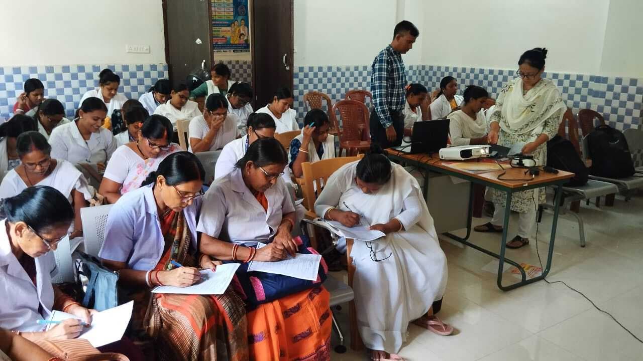 एनीमिया पर प्रभावी प्रशिक्षण: "पोठिया सीएचसी में स्वास्थ्य कर्मियों ने सीखा रोकथाम और उपचार का महत्व "