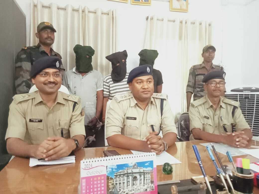 मंझलाडीह व लोकनियां से तीन साइबर ठग गिरफ्तार