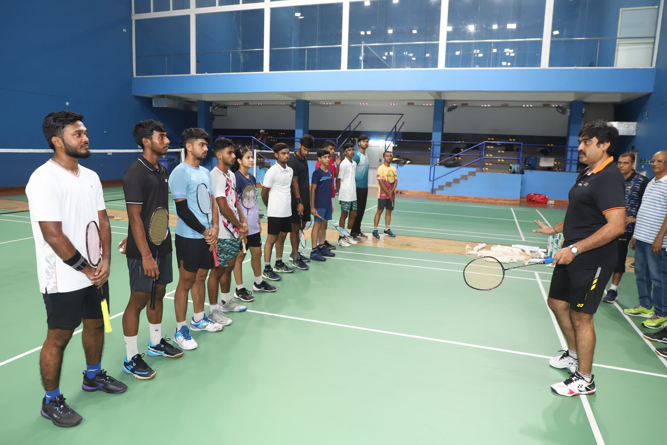 झारखंड के जूनियर शटलरों को अंतरराष्ट्रीय कोच दे रहे हैं ट्रेनिंग