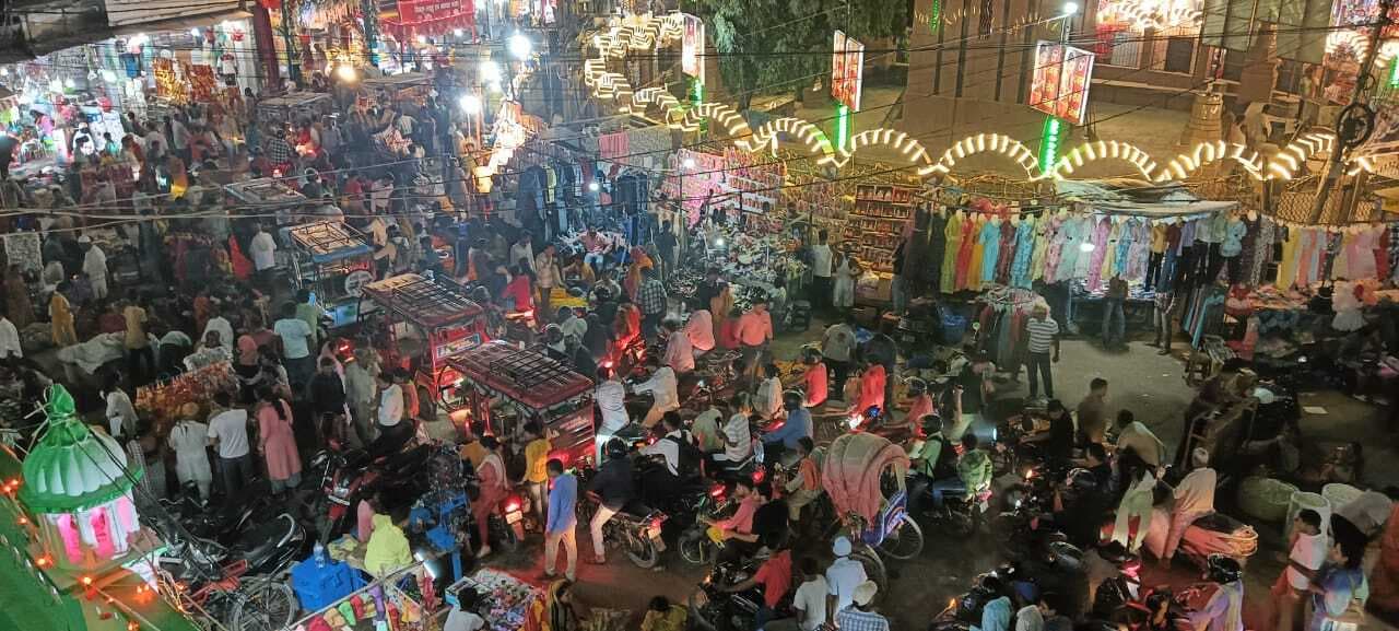 Darbhanga News: धनतेरस पर जमकर हुई धनवर्षा, दो अरब से अधिक का हुआ कारोबार