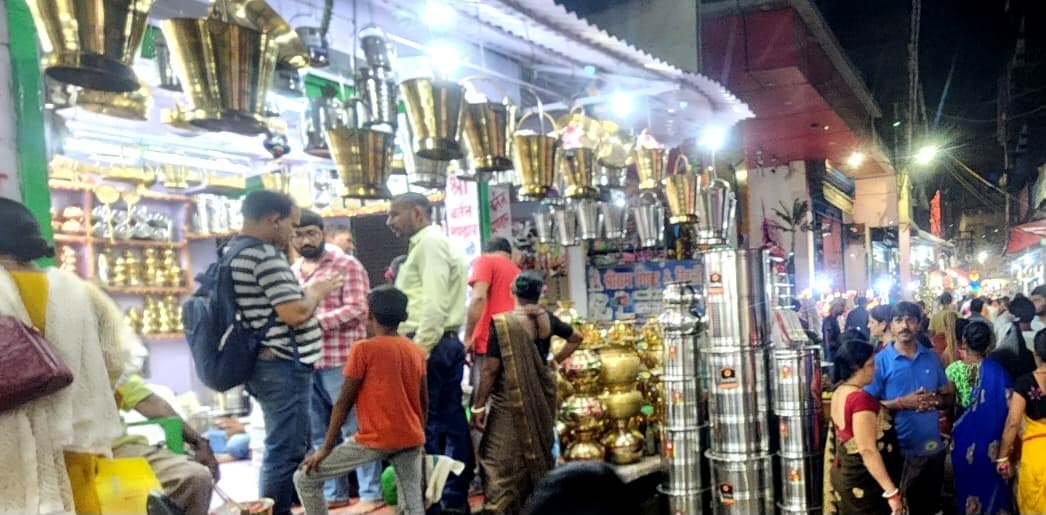 धनतेरस पर कारोबार 100 करोड़ के पार