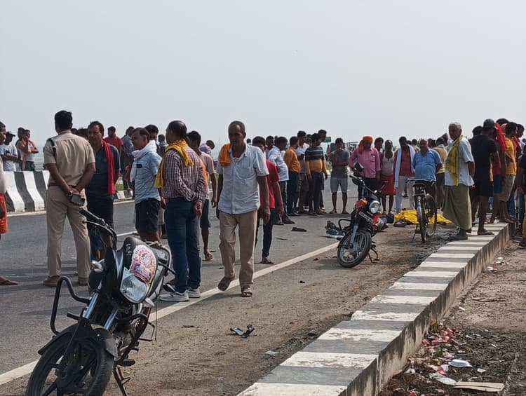 इनोवा कार ने बाइक से स्कूल जा रहे दो शिक्षकों को मारी ठोकर, गयी जान