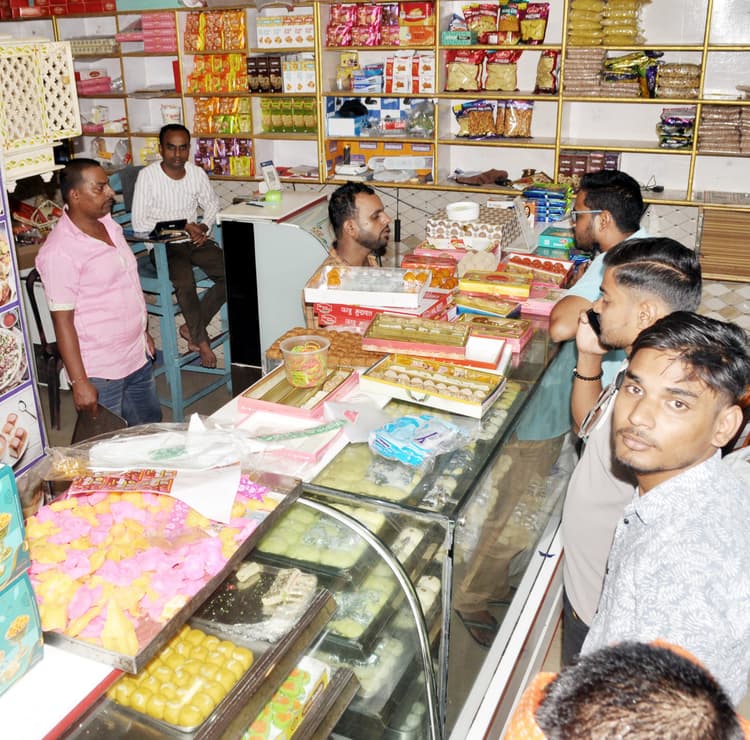 दीपावली को ले शहर में उल्लास का उजाला