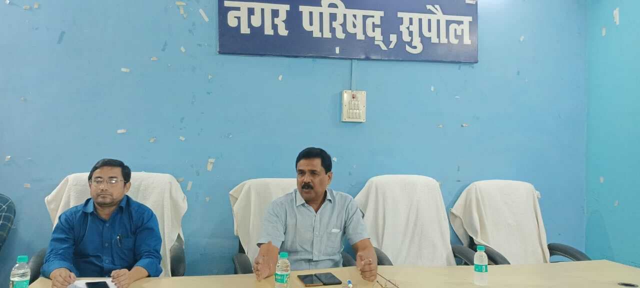 मुख्य पार्षद ने जताई नाराजगी, अतिक्रमण हटाना जरूरी, लेकिन समय और तरीका गलत