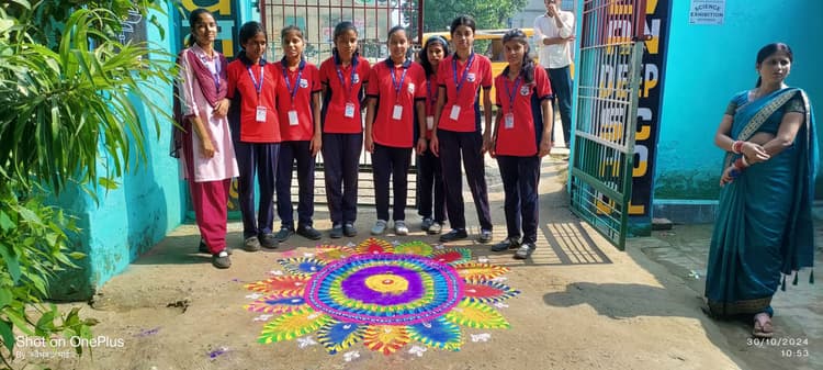 ग्रीन पटाखा का उपयोग करें और मिट्टी के दीये जलायें