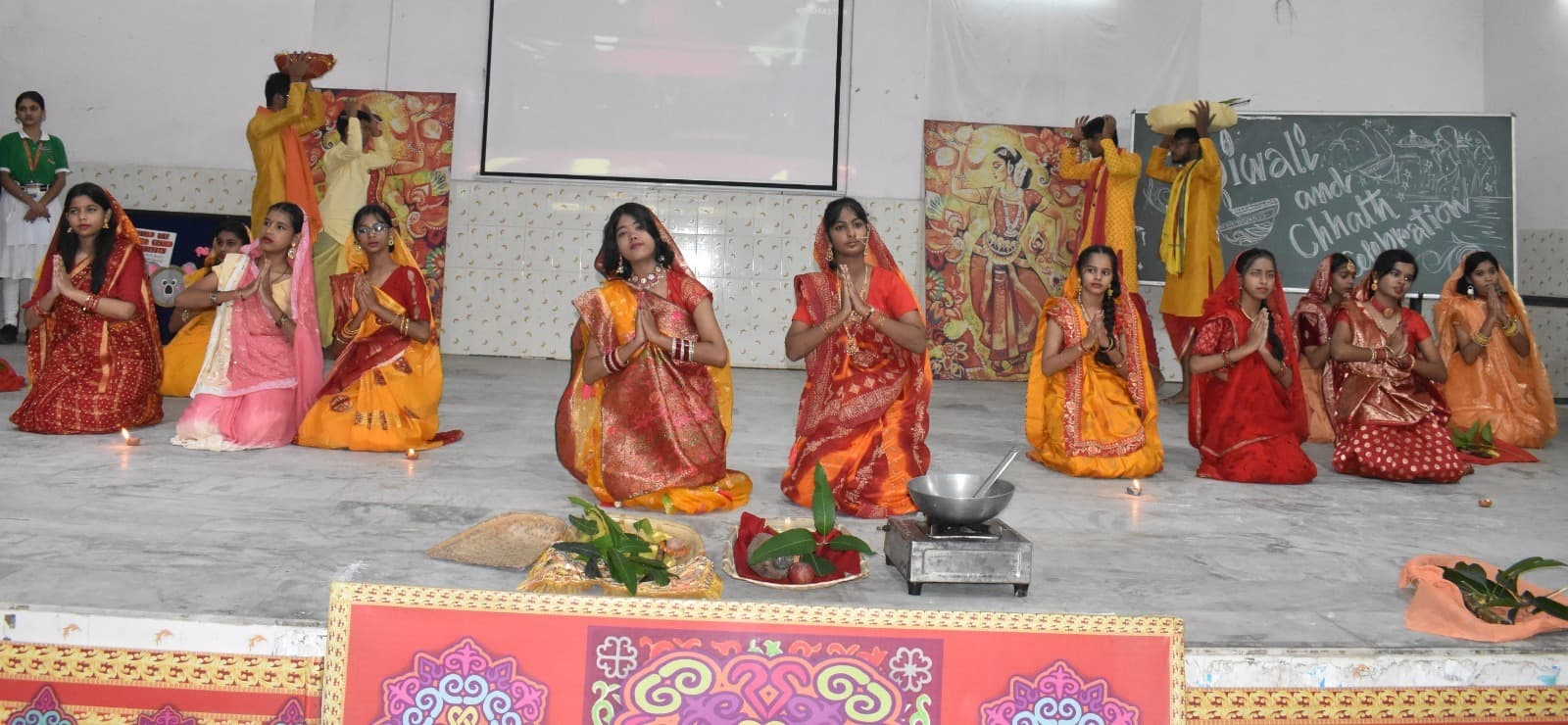 डीएवी में छठ पूजा को लेकर नाट्य की दी गयी प्रस्तुति