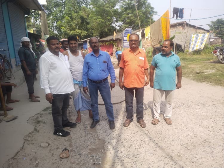 धोबीपट्टी से होकर गुजरनेवाली सड़क का निर्माण कार्य प्रारंभ
